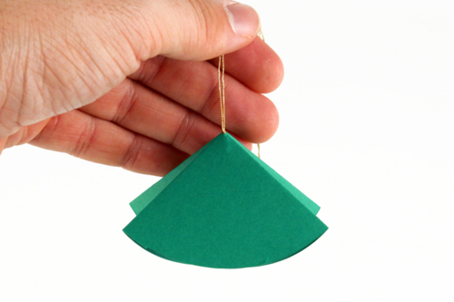 Pequeños árboles de papel