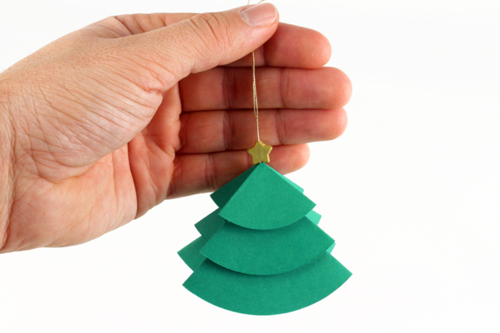 Pequeños árboles de papel