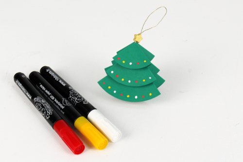 Pequeños árboles de papel