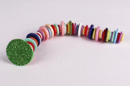 Fabricar una oruga con botones