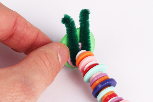 Fabricar una oruga con botones