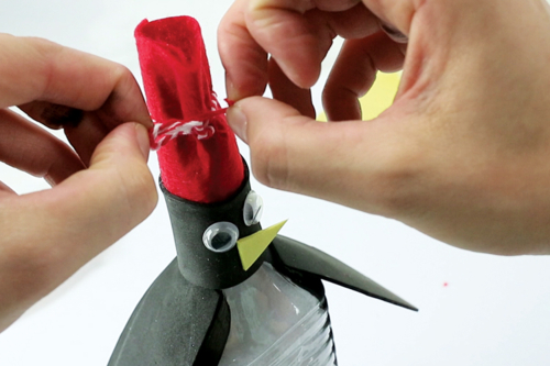 Fabricar un pingüino con una botella de agua