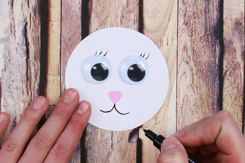 Conejito lindo de papel