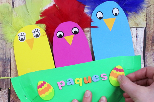 Pollitos de Pascua en su nido