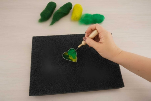 Step 1: Shape the heart with the cookie cutter - 