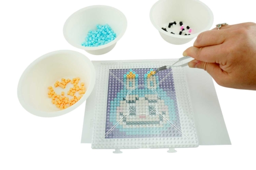 Paso 2: coloca las cuentas siguiendo el modelo - 