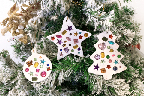 Colgantes de Navidad en pasta moldear
