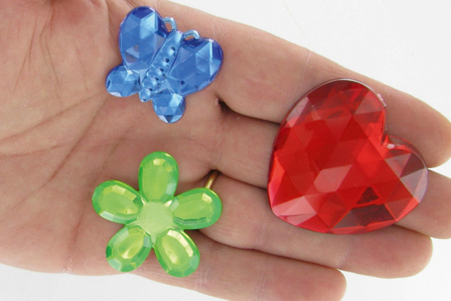 Mega Rhinestones Flowers, Butterflies, and Hearts - 18 pcs - 3 - Rhinestones - 10doigts.com - Strass : apportez de l'éclat à toutes vos créations - 10doigts.fr