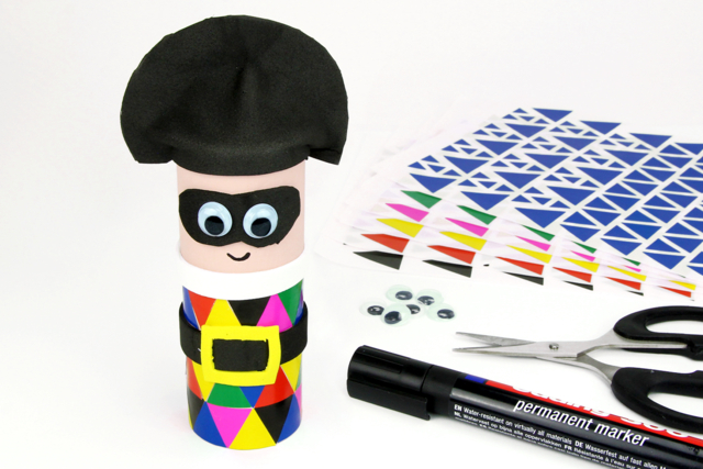 Arlequín con un rollo de cartón - Caoutchouc Mousse - 10doigts.fr
