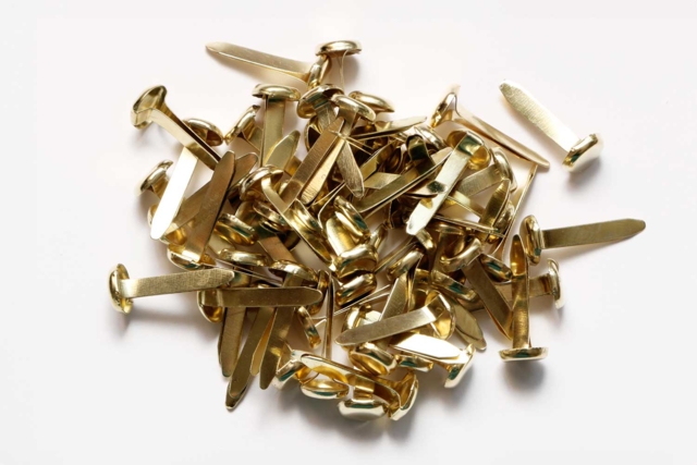 Gold Paper Fasteners - 1 - Brads and Eyelets - 10doigts.com - Attaches parisiennes et oeillets - 10doigts.fr