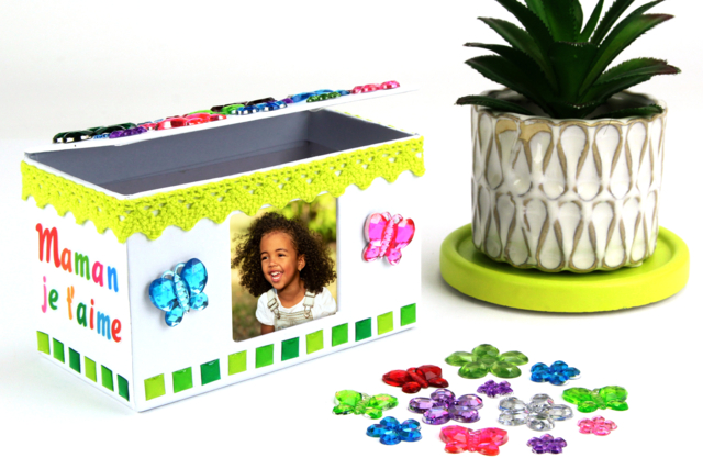 Gem Flowers - 200 pcs - 4 - Rhinestones - 10doigts.com - Strass : apportez de l'éclat à toutes vos créations - 10doigts.fr
