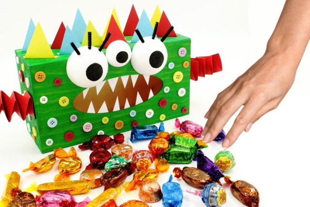 Styrofoam Half Balls - 24 Pieces - 9 - Styrofoam Balls - 10doigts.com - Boules en polystyrène - 10doigts.fr