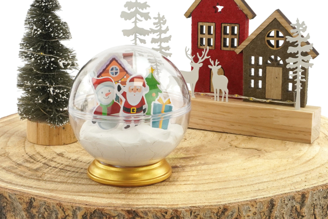 Transparent Plastic Balls - 5 Pieces - 3 - Christmas Garland and Ornaments - 10doigts.com - Guirlandes et suspensions de Noël - 10doigts.fr