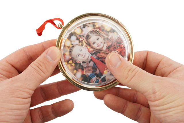 Personalized Photo Christmas Bauble - 3 - DIY Christmas Ornaments - 10doigts.com - Boules de Noël DIY - 10doigts.fr