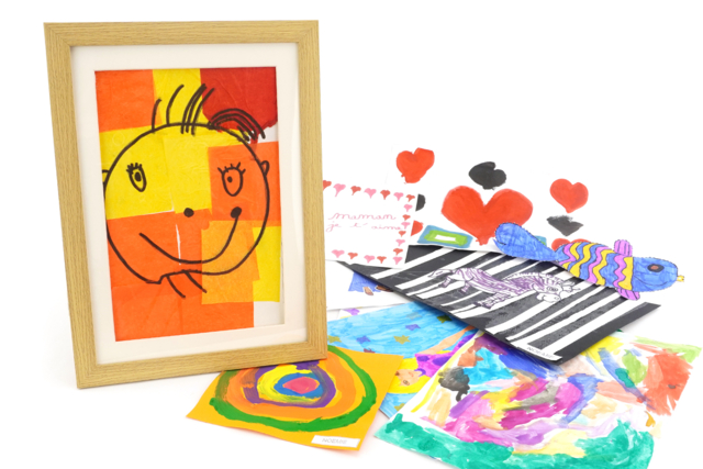 Children's Drawing Frame - 1 - Wooden Photo Frames - 10doigts.com - Cadres photo en bois à décorer - 10doigts.fr
