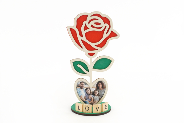 Wooden "Rose" Photo Frame - 4 - Decorative Photo Frames - 10doigts.com - Cadres et clips photos : des supports uniques pour afficher vos souvenirs - 10doigts.fr