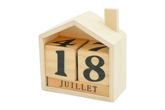 Perpetual Calendar House - 1 - Wooden Office Items - 10doigts.com - Objets en bois à décorer pour le bureau - 10doigts.fr