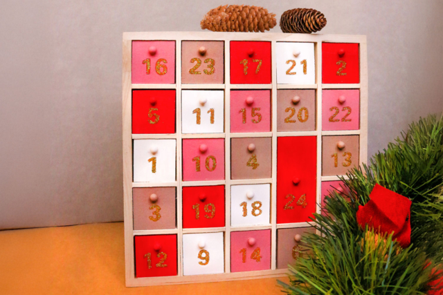 Wooden Advent Calendar - 3 - Advent Calendars - 10doigts.com - Calendriers de l'Avent à décorer - 10doigts.fr