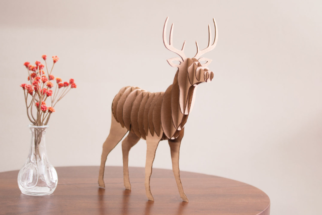 Cardboard Reindeer to Assemble - 1 - Cardboard Models - 10doigts.com - Maquettes en carton - 10doigts.fr
