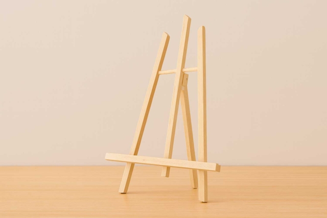 Caballete de mesa de madera - 38 x 21 cm - Chevalets pour enfants et supports d’exposition - 10doigts.fr