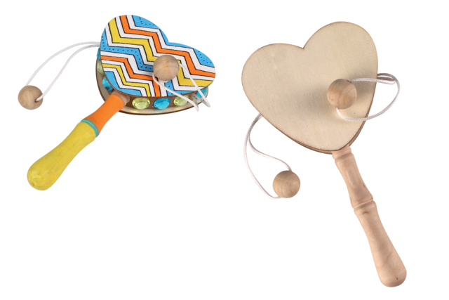Heart-shaped wooden pellet drum - Instruments de musique en bois à décorer - 10doigts.fr