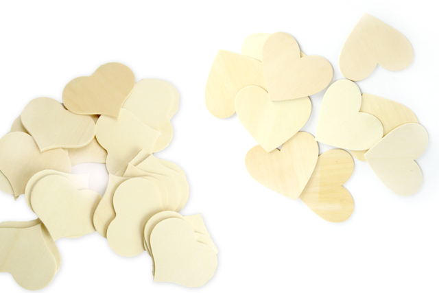 Natural Wooden Hearts - 1 - Raw Wood Decor - 10doigts.com - Décorations en bois brut : tranches et bois naturel déco - 10doigts.fr