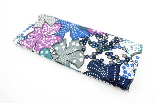Printed Fabric Coupon with Large Flowers in Blue Tones - 43 x 53 cm - 1 - Fabric Coupons - 10doigts.com - Coupons de tissus - 10doigts.fr