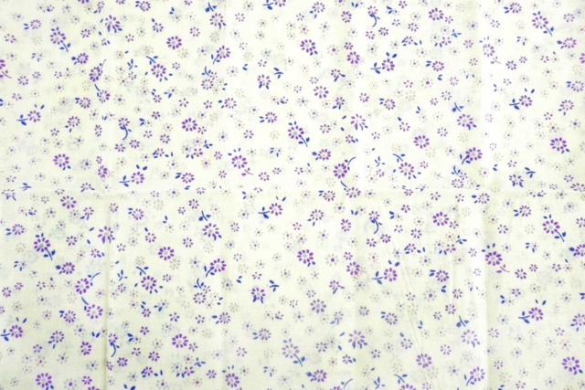 Printed Fabric Coupon with Purple Flowers - 43 x 53 cm - 2 - Fabric Coupons - 10doigts.com - Coupons de tissus - 10doigts.fr