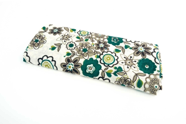 Printed Fabric Coupon Flowers Psychedelic - 43 x 53 cm - 1 - Fabric Coupons - 10doigts.com - Coupons de tissus - 10doigts.fr
