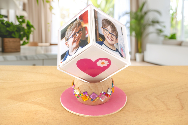 Acrylic Photo Cubes - 4 Pieces - 4 - Decorative Photo Frames - 10doigts.com - Cadres et clips photos : des supports uniques pour afficher vos souvenirs - 10doigts.fr