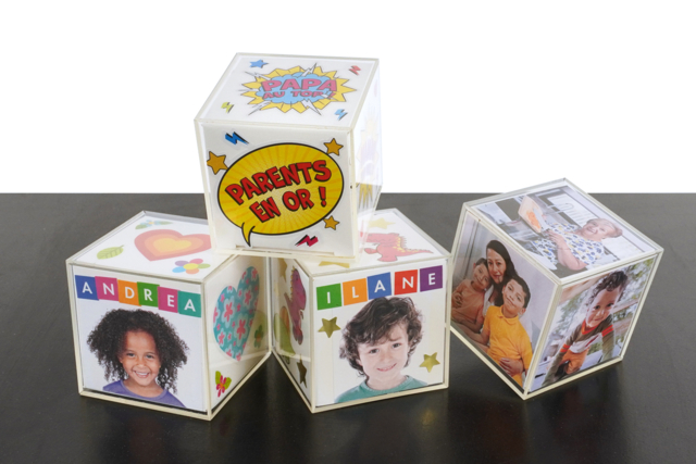 Acrylic Photo Cubes - 4 Pieces - 1 - Decorative Photo Frames - 10doigts.com - Cadres et clips photos : des supports uniques pour afficher vos souvenirs - 10doigts.fr