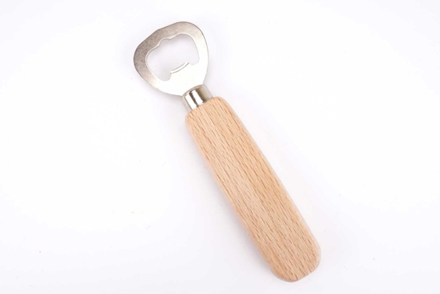 Wooden Bottle Opener - Made in France - 1 - Wooden Objects for the Kitchen - 10doigts.com - Objets en bois à décorer pour la cuisine - 10doigts.fr
