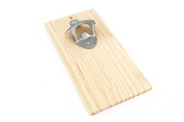 Wooden Wall Bottle Opener - 3 - Wooden Objects for the Kitchen - 10doigts.com - Objets en bois à décorer pour la cuisine - 10doigts.fr