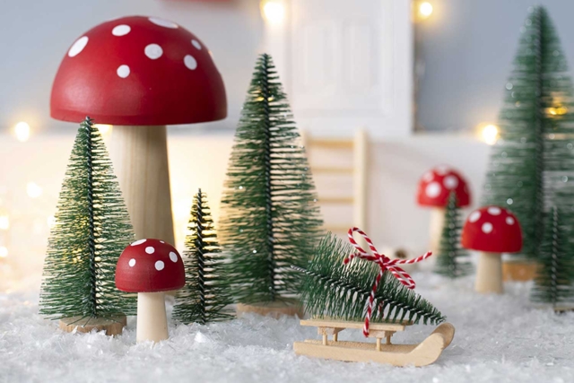 Snowy Decorative Christmas Trees - 5 Pieces - 8 - Nature Christmas Decor - 10doigts.com - Déco Noël nature : éléments naturels à coller - 10doigts.fr