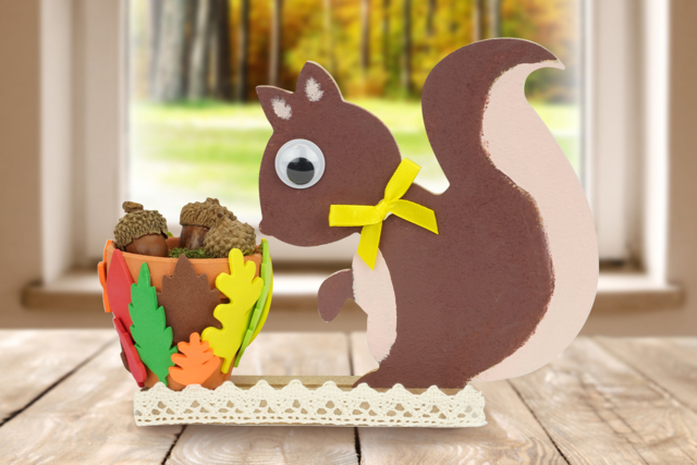Wooden Squirrel + Base - 3 - Wooden Animals - 10doigts.com - Animaux en bois à décorer - 10doigts.fr