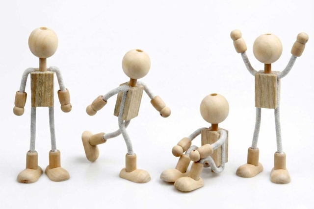 Figuritas flexibles para decorar - 4 personajes - Jeux et Jouets en bois à décorer - 10doigts.fr