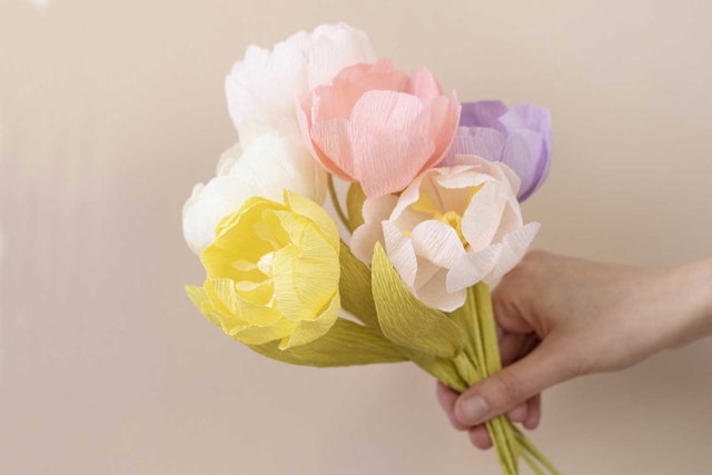 flores pastel crepon - Fleurs en papier crépon : créez des bouquets éternels - 10doigts.fr