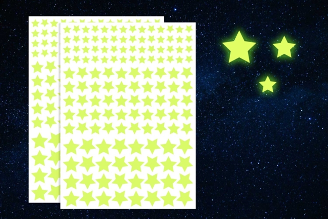 Glow-in-the-Dark Star Stickers - 276 pcs - 1 - Christmas Star Decor - 10doigts.com - Décorations étoiles de Noël - 10doigts.fr