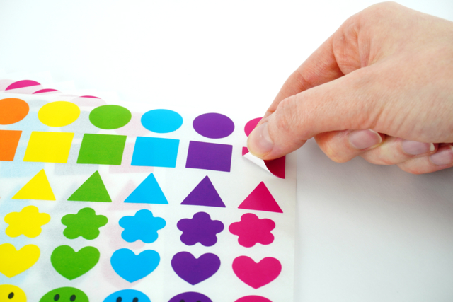Educational Stickers Shapes and Colors - 770 pcs - 2 - Educational Stickers - 10doigts.com - Gommettes pédagogiques : apprendre, grandir et s'éveiller par le jeu - 10doigts.fr