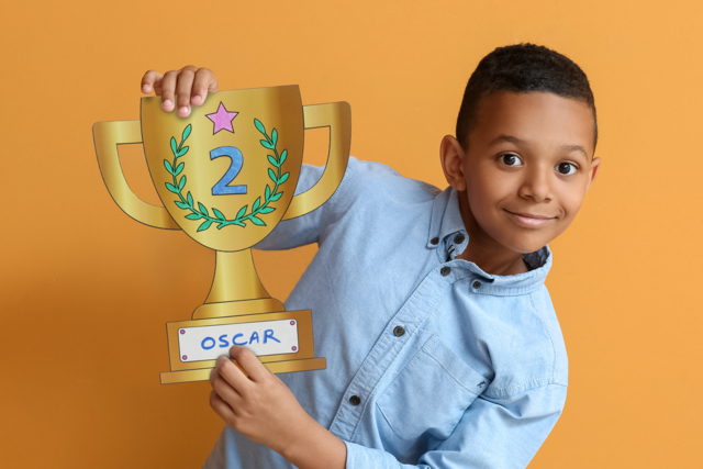 Large Trophies to Decorate - 6 Pieces - 1 - Coloring Shapes and Drawings - 10doigts.com - Coloriage - 10doigts.fr