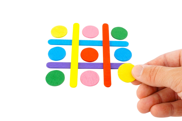Educational Placement Game with Sticks and Wooden Discs - 4 - Wooden Games and Toys - 10doigts.com - Jeux et Jouets en bois à décorer - 10doigts.fr