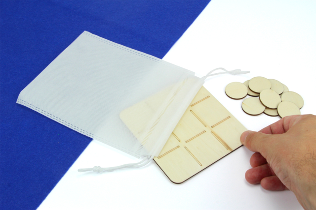Customizable Tic-Tac-Toe Game - 1 - Wooden Games and Toys - 10doigts.com - Jeux et Jouets en bois à décorer - 10doigts.fr