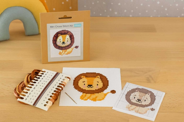 Cross Stitch Kit: Lion - 2 - Sewing Kits - 10doigts.com - Kits Mercerie - 10doigts.fr