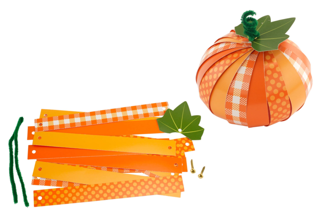 3D Pumpkin Kit with Paper Strips - 1 - Creative Autumn Kits - 10doigts.com - Kits créatifs d'automne : des activités clé en main pour les enfants - 10doigts.fr