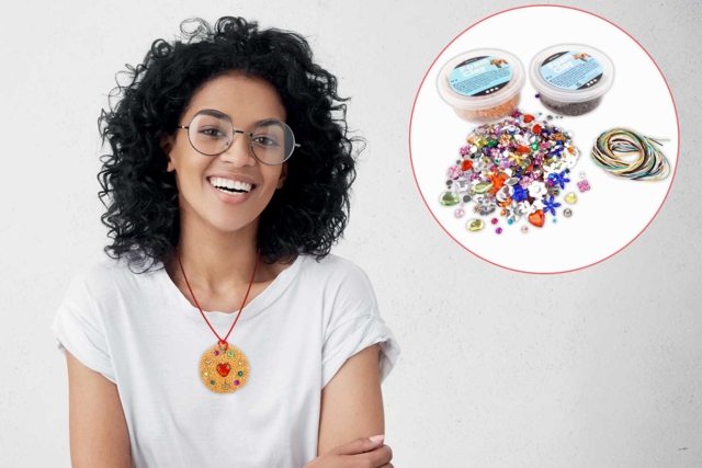 Modeling Medallions Kit - 12 Pieces - 1 - Jewelry and Keychains to Make - 10doigts.com - Bijoux et porte-clés à fabriquer pour la fête des Mères - 10doigts.fr