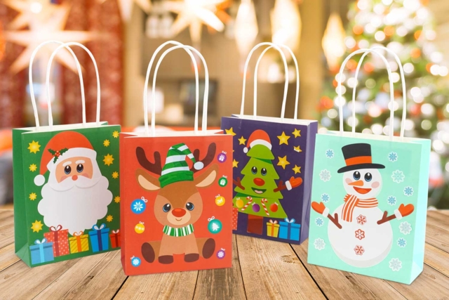 Christmas Gift Bag Kit + Stickers - 4 Pieces - 1 - Gift Wrap and Bags - 10doigts.com - Papiers cadeaux et sacs à décorer - 10doigts.fr