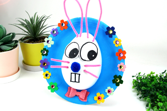 Conejo de Pascua 3D en un plato - Décorations fleurs et feuilles : ajoutez une touche de nature à toutes vos créations - 10doigts.fr