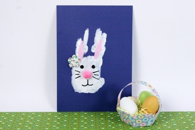 Conejo de Pascua huella de mano - Papiers colorés - 10doigts.fr