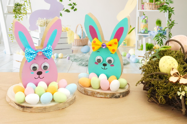 Wooden Rabbit Figurine - 2 - Easter Decor Supports - 10doigts.com - Supports de Pâques à décorer - 10doigts.fr