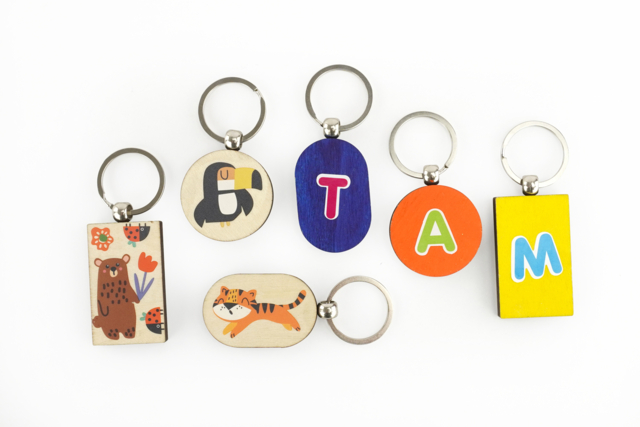 Assorted Wooden Keychains - 30 Pieces - 3 - Wooden Jewelry and Keychains - 10doigts.com - Bijoux et porte-clés en bois à décorer - 10doigts.fr